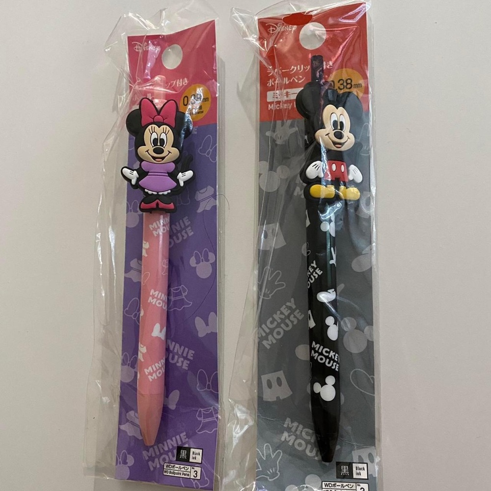 Minnie Mouse and Mickey Mouse pen set